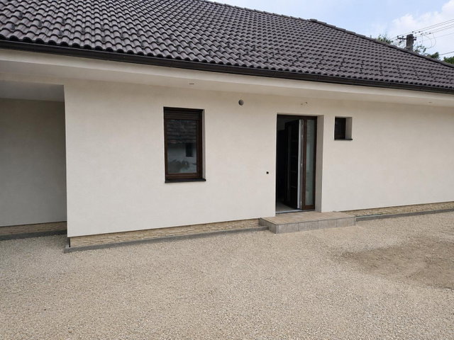 Eladó családi ház, Dunaszentmiklóson 80.22 M Ft, 4 szobás