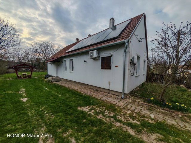 Eladó családi ház, Tikoson 31.9 M Ft, 4 szobás