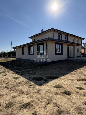 Eladó ikerház, Kaposváron 123.99 M Ft, 4 szobás