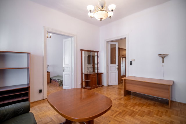 Eladó téglalakás, Budapesten, VI. kerületben, Weiner Leó utcában