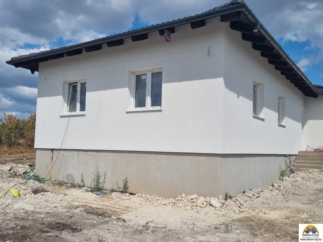 Eladó családi ház, Érden 54 M Ft, 3 szobás
