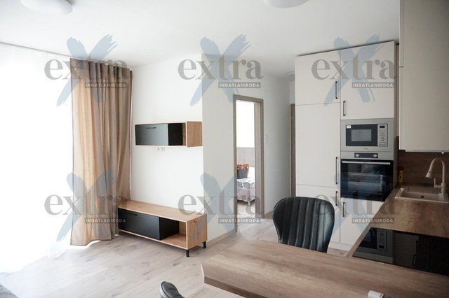 Kiadó téglalakás, albérlet, Szegeden 240 E Ft / hó, 2 szobás