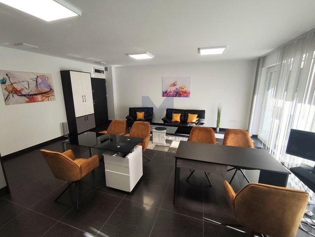 Eladó üzlethelyiség, Komáromban 45 M Ft / költözzbe.hu