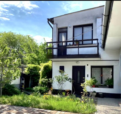 Eladó családi ház, Budapesten, III. kerületben 65 M Ft