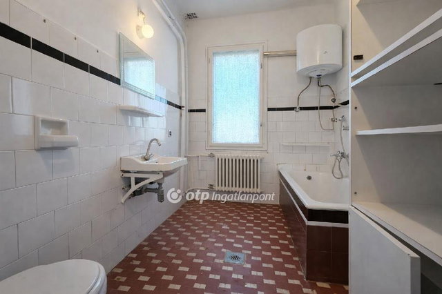 Eladó családi ház, Zsámbékon 69.99 M Ft, 3 szobás