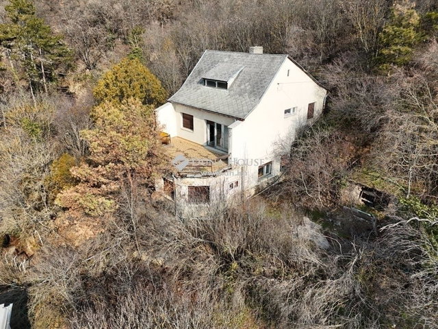 Eladó családi ház, Pécsett 84.9 M Ft, 5 szobás