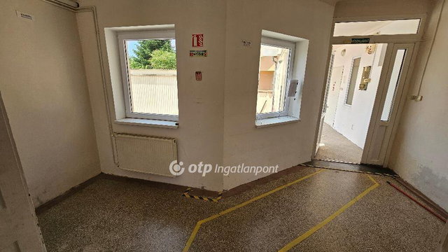 Eladó üzlethelyiség, Győrött 79.9 M Ft / költözzbe.hu