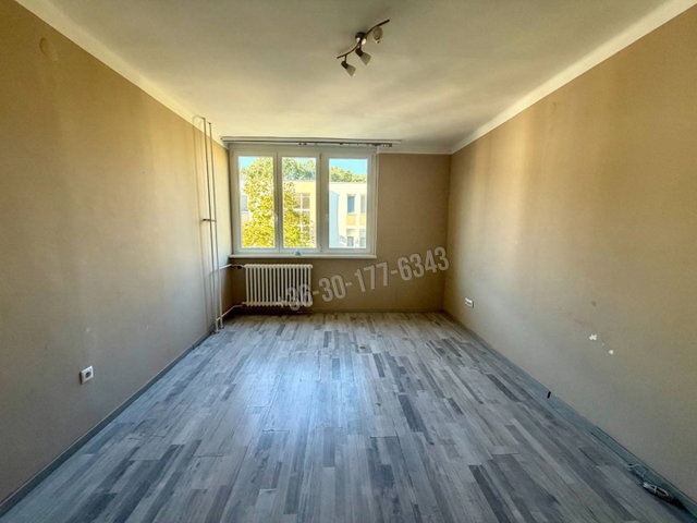 Eladó panellakás, Tatabányán, Cseri utcában 32.9 M Ft, 2 szobás