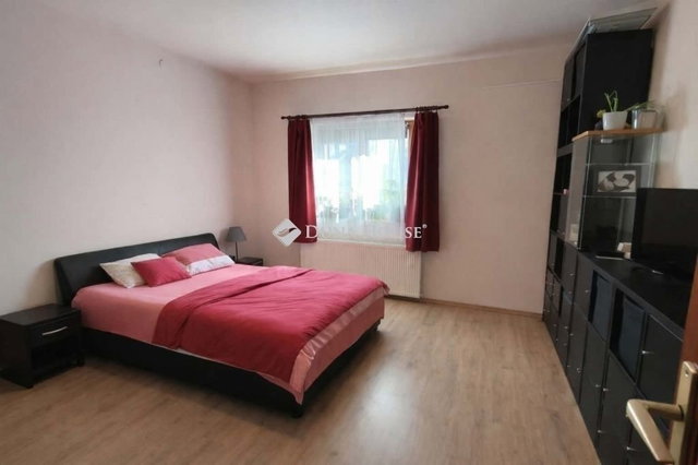 Eladó családi ház, Vecsésen 86.9 M Ft, 4 szobás