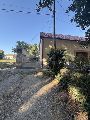 Eladó családi ház, Dombóváron 26.5 M Ft, 2 szobás