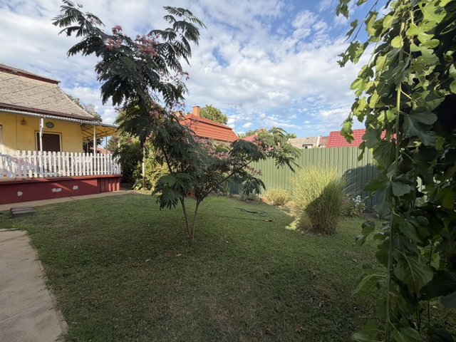Eladó családi ház, Debrecenben 120 M Ft, 6 szobás