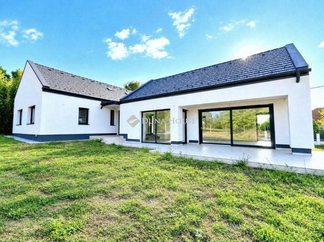 Eladó családi ház, Herceghalomon 224.9 M Ft, 4 szobás