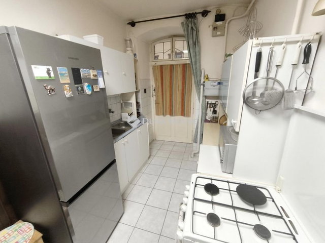 Eladó téglalakás, Budapesten, V. kerületben 59 M Ft, 1 szobás