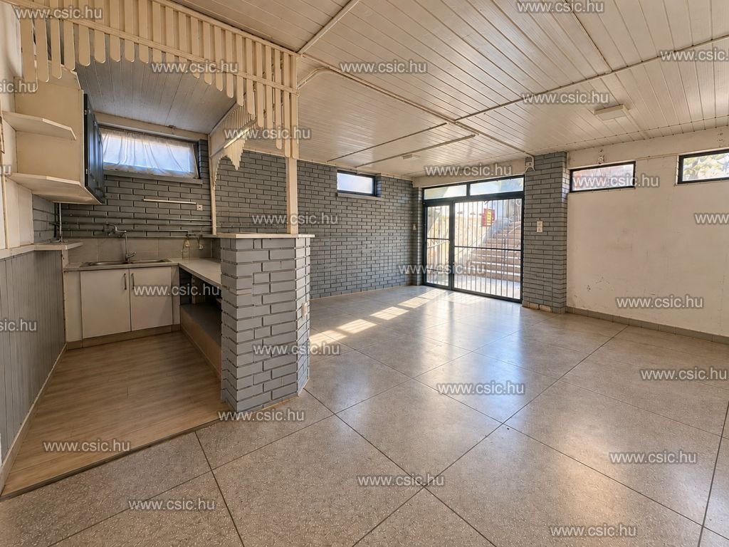 Családi ház · 6 hálószoba · 348 m² · 179.900.000 Ft