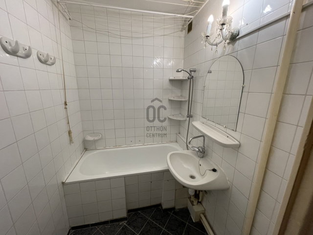 Eladó panellakás, Dunaújvárosban 30.9 M Ft, 2 szobás