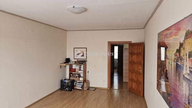 Eladó panellakás, Budapesten, III. kerületben 67.9 M Ft