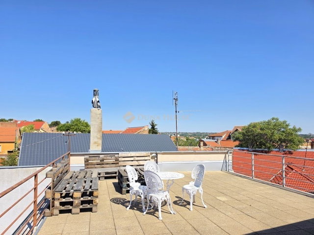 Kiadó téglalakás, albérlet, Pécsett 300 E Ft / hó, 4 szobás