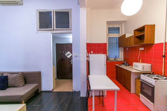 Eladó téglalakás, Budapesten, VIII. kerületben 69 M Ft, 4 szobás