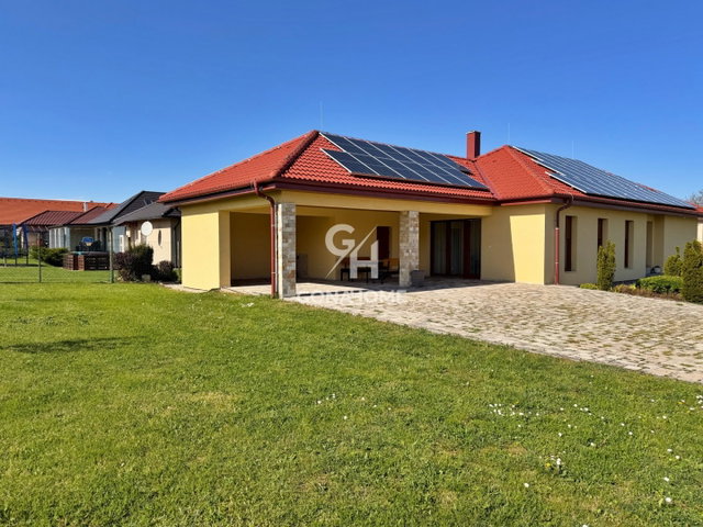 Eladó családi ház, Márkón 146 M Ft, 2+2 szobás