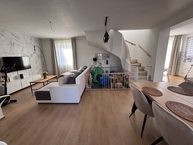 Eladó sorház, Szigetszentmiklóson 117.9 M Ft, 4 szobás