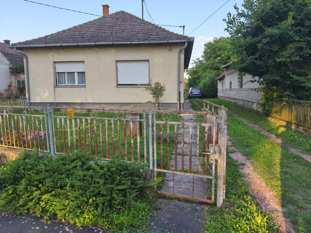 Eladó családi ház, Csömödéren 18 M Ft, 2 szobás