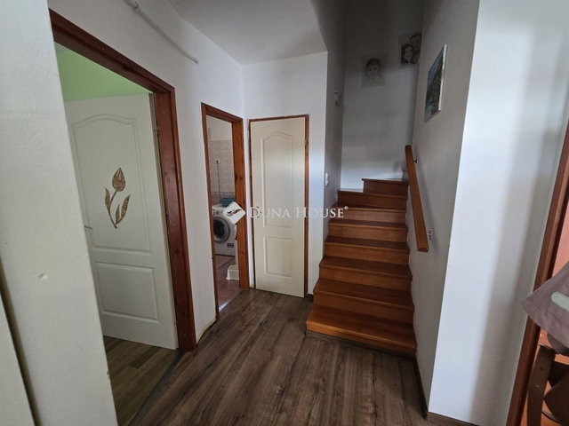 Eladó családi ház, Székesfehérvárott 91.96 M Ft, 5 szobás