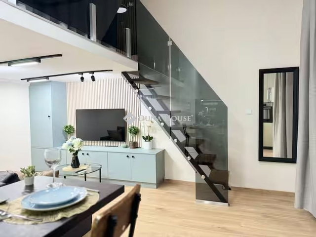 Eladó téglalakás, Budapesten, VI. kerületben 55 M Ft, 1 szobás
