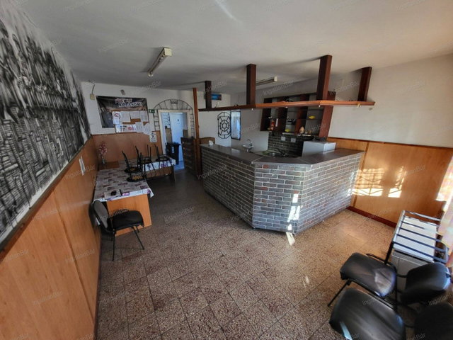Eladó üzlethelyiség, Mátészalkán 30 M Ft