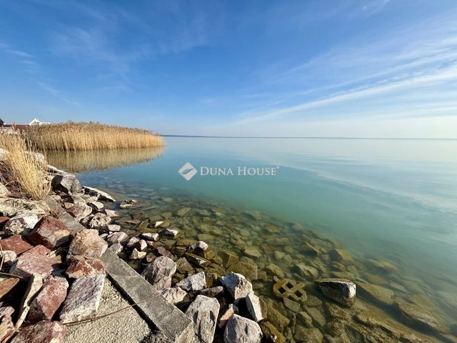 Eladó telek, Balatonkenesén 4900 M Ft / költözzbe.hu