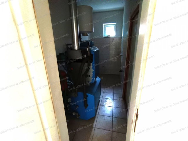 Eladó családi ház, Mosonmagyaróváron 99.9 M Ft, 4 szobás