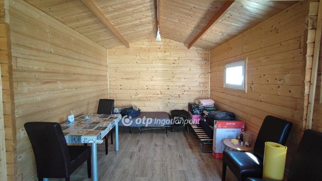 Eladó családi ház, Kisfaludon 34.8 M Ft, 2 szobás
