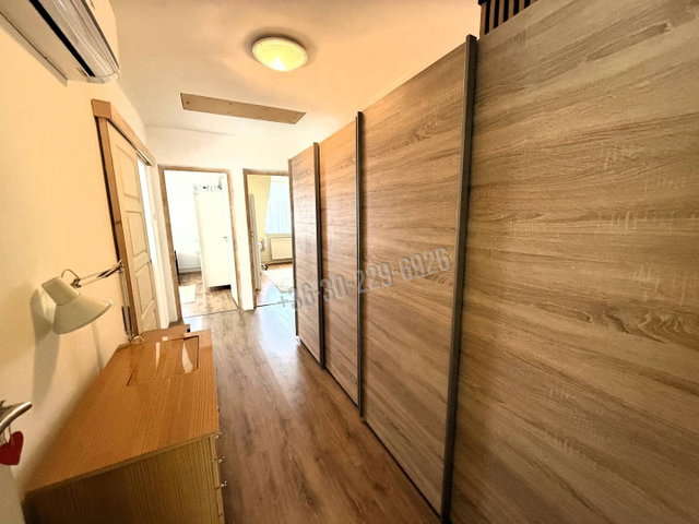 Eladó családi ház, Szigetszentmiklóson 113.5 M Ft, 6 szobás