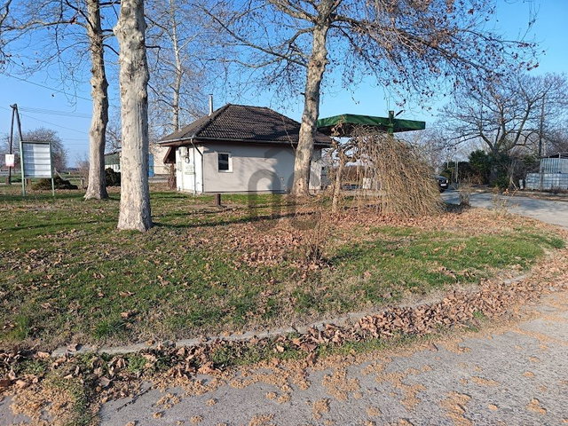 Eladó üzlethelyiség, Szakmáron 60 M Ft / költözzbe.hu