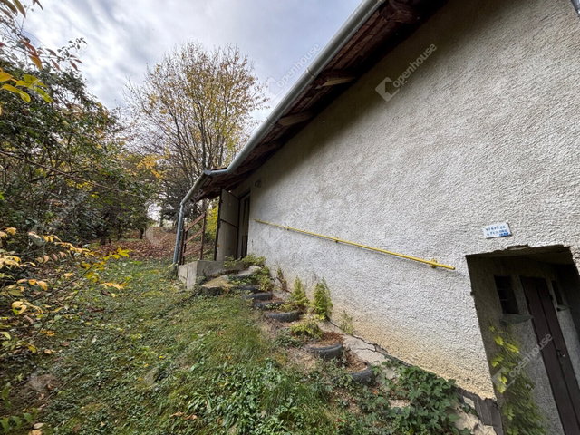 Eladó családi ház, Egerváron 2.9 M Ft, 1 szobás