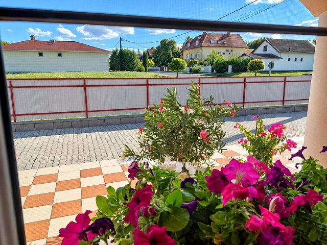 Eladó családi ház, Zalakaroson 128 M Ft, 3 szobás