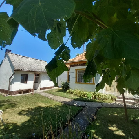 Eladó családi ház, Balatonkeresztúron 41.9 M Ft, 2 szobás