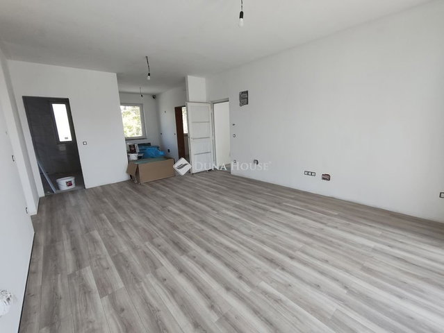 Eladó téglalakás, Kecskeméten 84.5 M Ft, 4 szobás