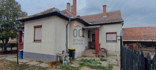 Eladó családi ház, Zsákán 13 M Ft, 3 szobás