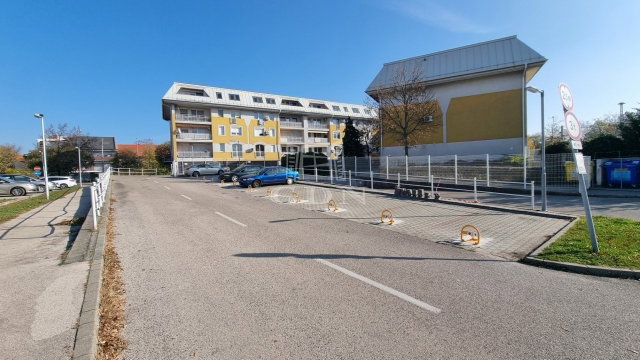 Kiadó garázs, Székesfehérvárott 15 E Ft / hó