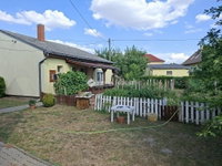 Eladó családi ház, Pécsett 99.1 M Ft, 4 szobás