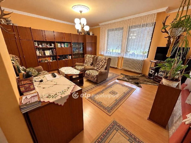 Eladó családi ház, Debrecenben 88.9 M Ft, 4 szobás