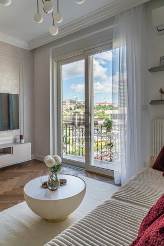 Eladó téglalakás, Budapesten, V. kerületben, Petőfi téren