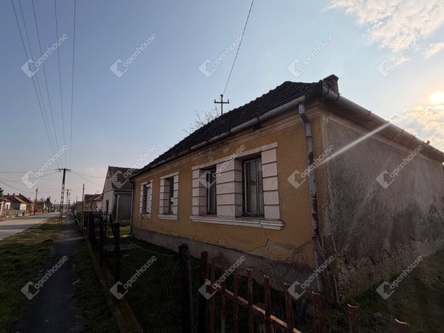 Eladó családi ház, Zalaváron 13 M Ft, 2 szobás