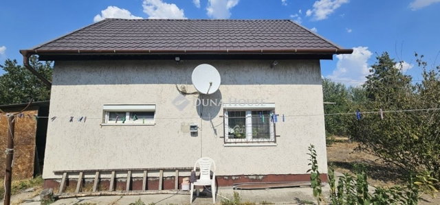 Eladó családi ház, Tápiószentmártonon 23.5 M Ft, 3 szobás