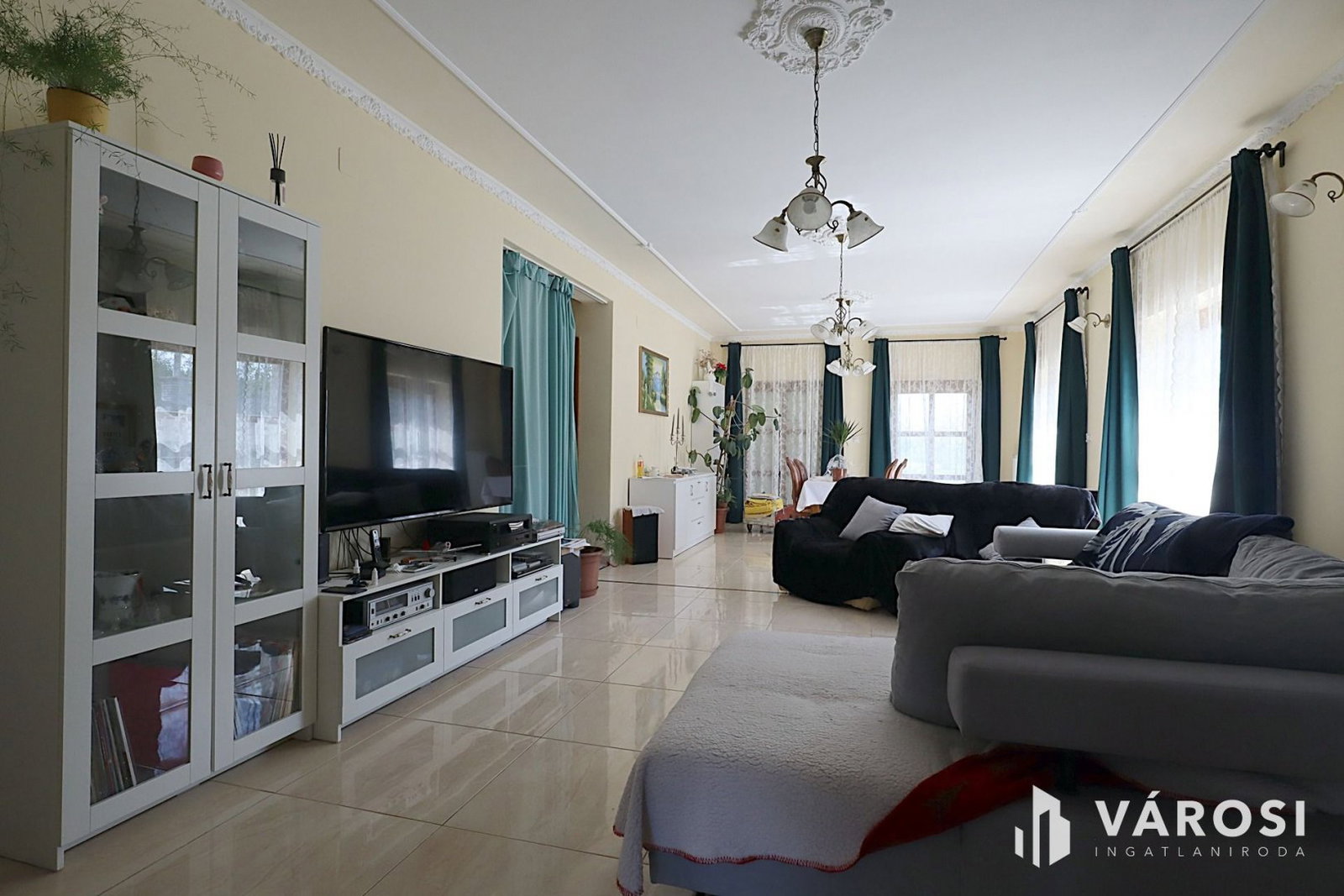6 bed · 190m² · 89.900.000 ft