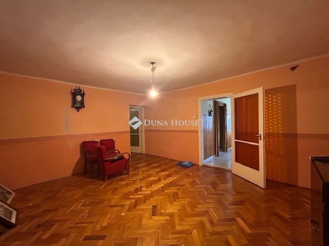 Eladó családi ház, Nemesapátiban 19.5 M Ft, 5 szobás