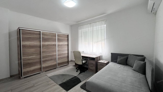 Kiadó családi ház, albérlet, Kisbéren 300 E Ft / hó, 2 szobás