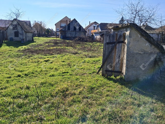 Eladó családi ház, Ácson 19.8 M Ft, 3 szobás