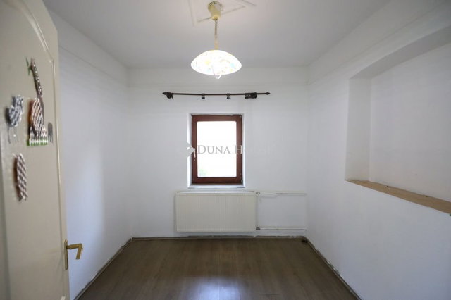 Eladó családi ház, Sárbogárdon 38.9 M Ft, 4 szobás