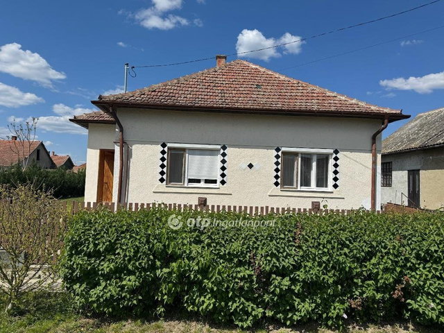 Eladó családi ház, Abádszalókban 40 M Ft, 3 szobás